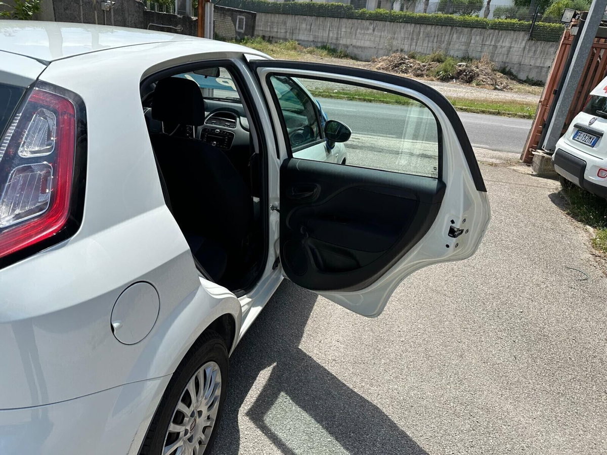 Fiat Punto 1.4 8V 5 porte Easypower Street (20)