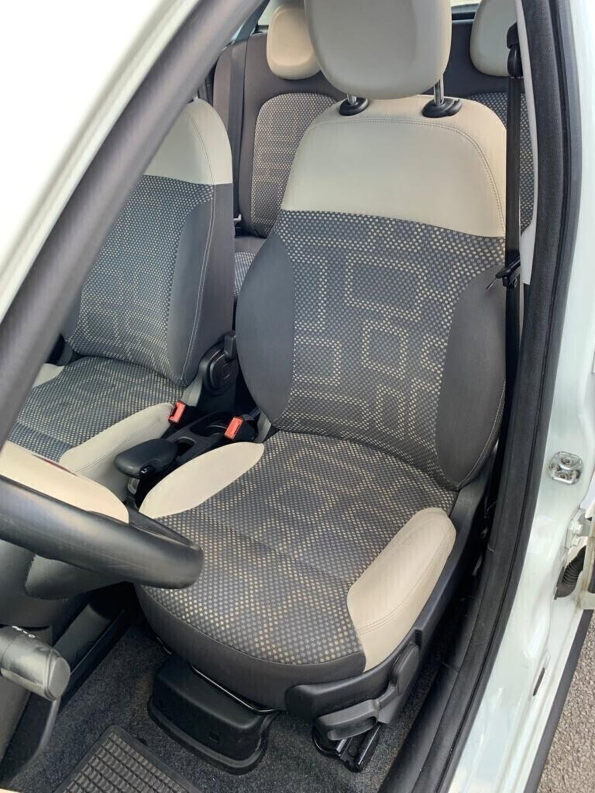 Fiat Panda 1.3 MJT 95 CV S&S 4x4 (12)
