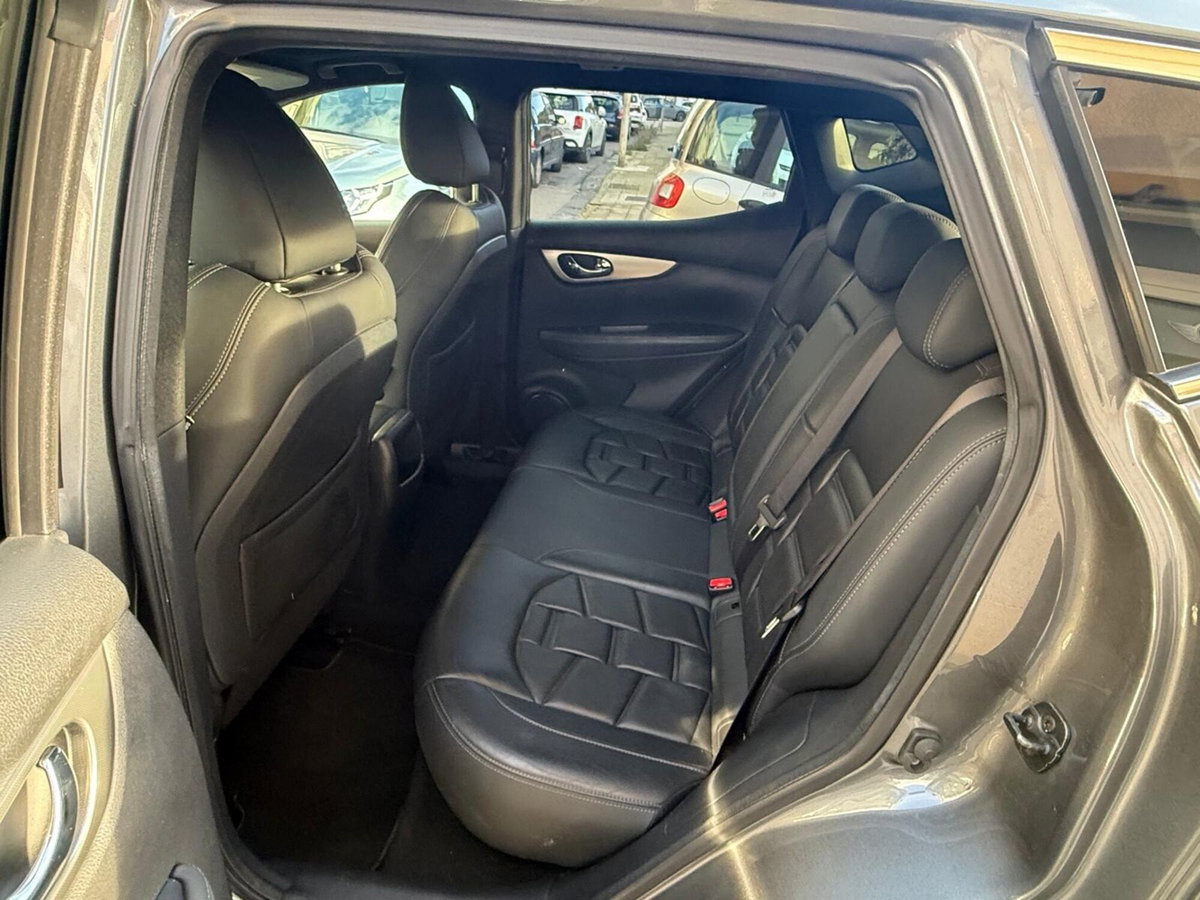 Nissan Qashqai 1.5 dCi 115 CV DCT Tekna (14)