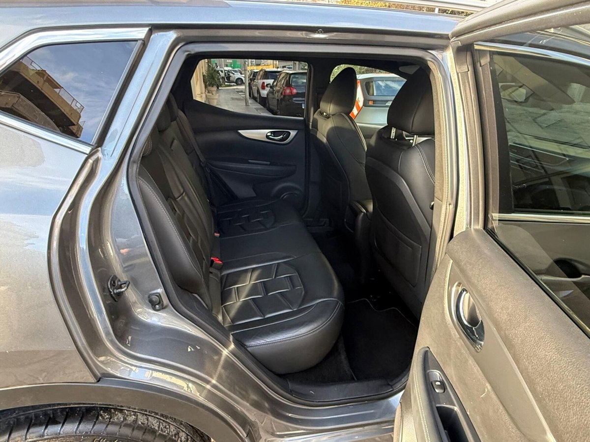 Nissan Qashqai 1.5 dCi 115 CV DCT Tekna (15)