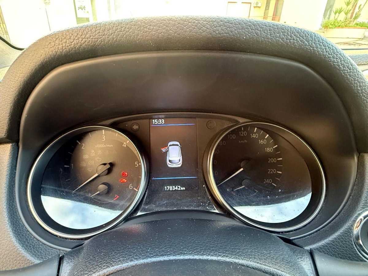 Nissan Qashqai 1.5 dCi 115 CV DCT Tekna (7)