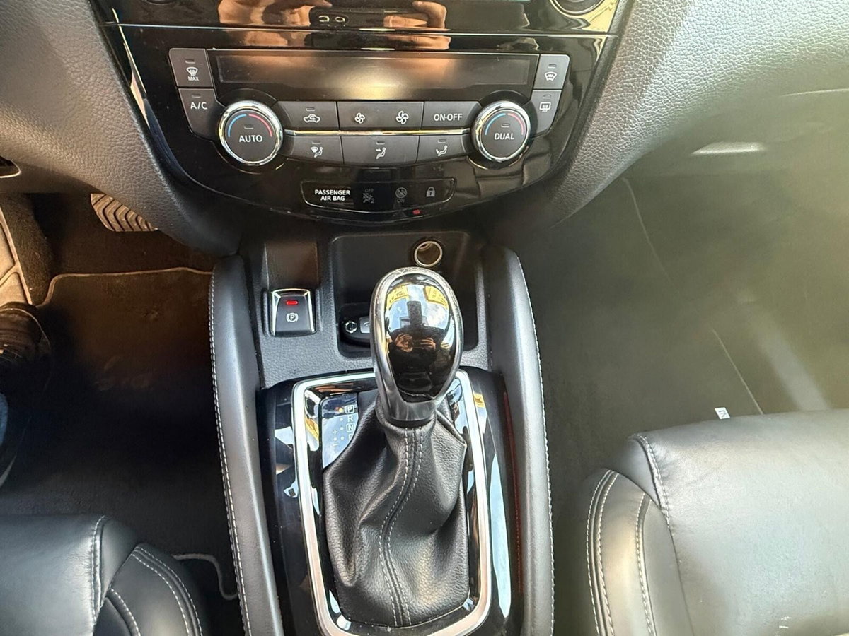 Nissan Qashqai 1.5 dCi 115 CV DCT Tekna (8)