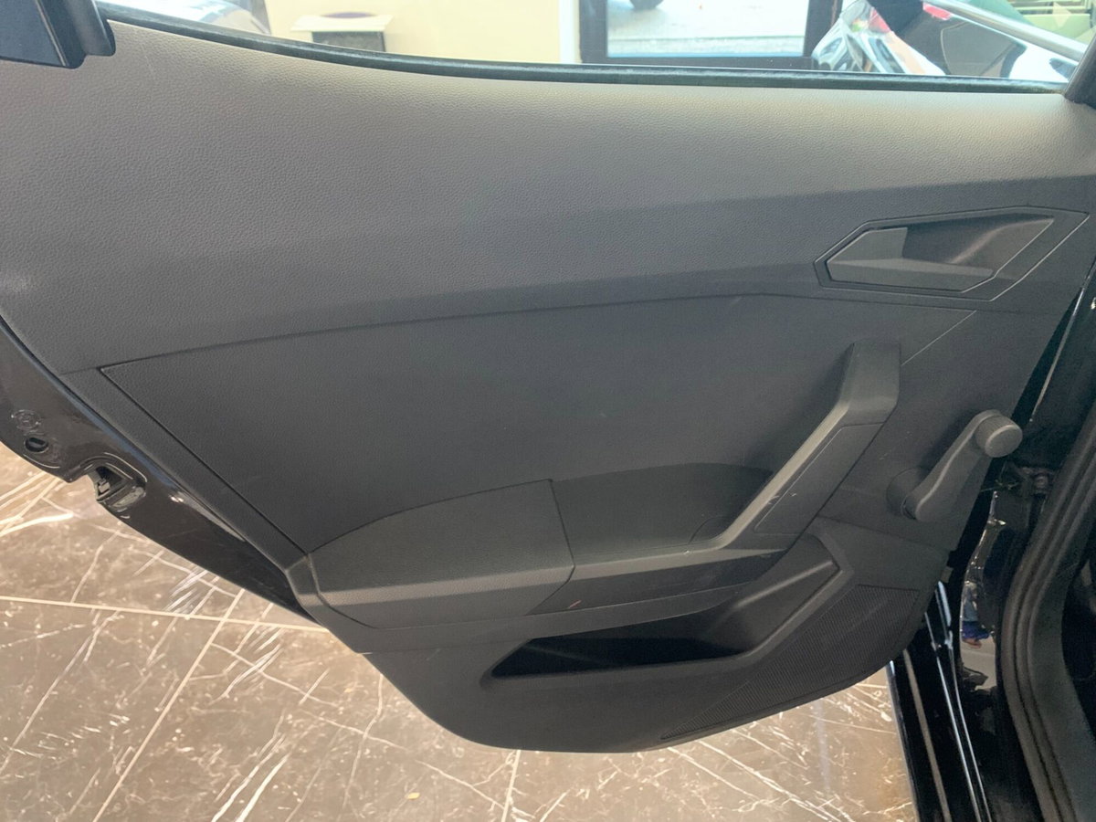 SEAT Ibiza 1.6 TDI 95 CV 5 porte Business (19)