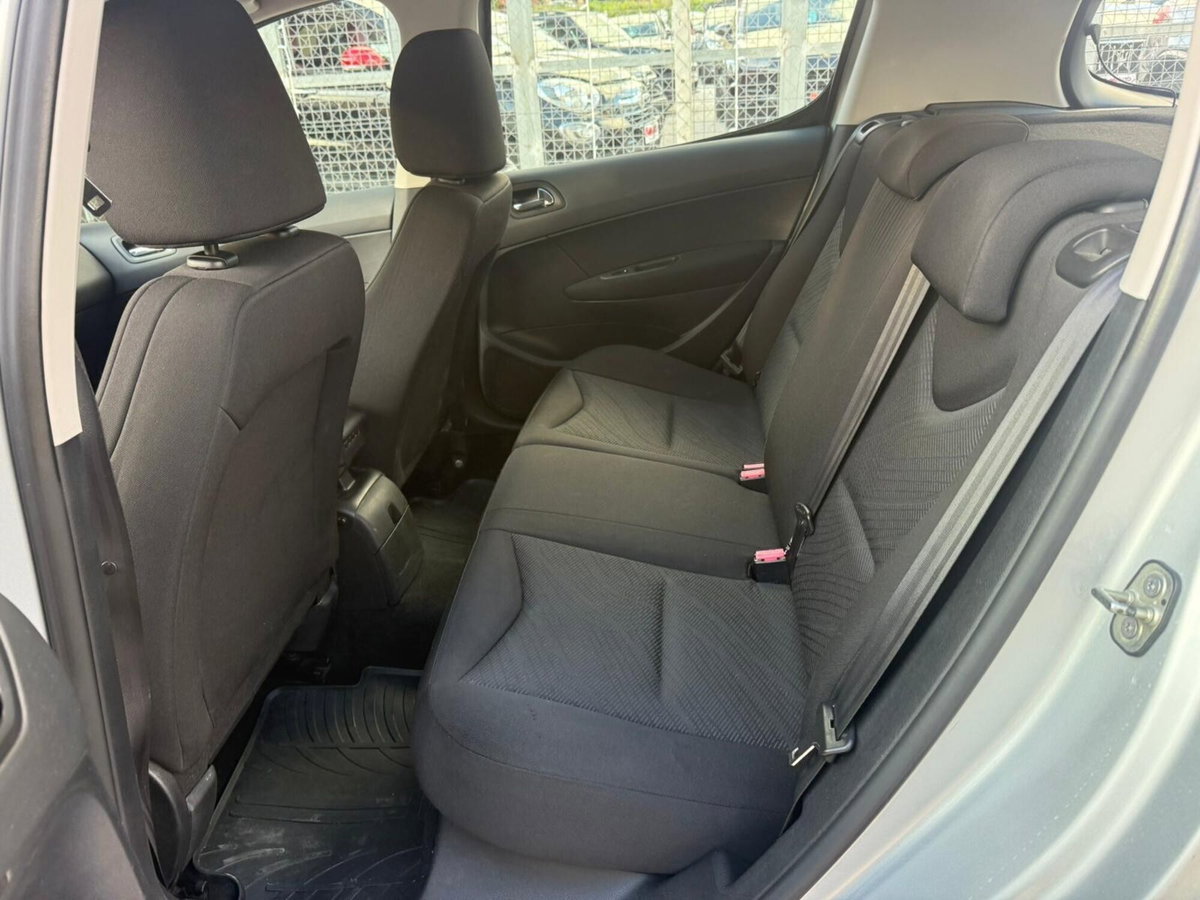 Peugeot 308 1.6 8V HDi 93CV 5p. Active (11)