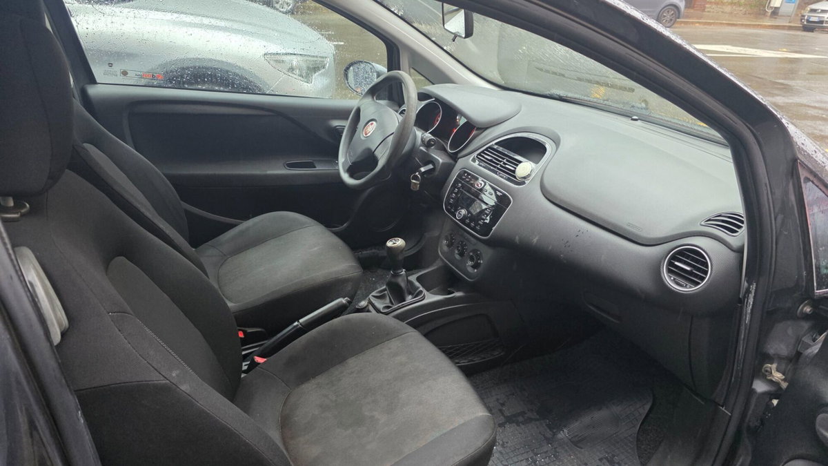 Fiat Punto 1.3 MJT II 75 CV 3 porte Street (10)