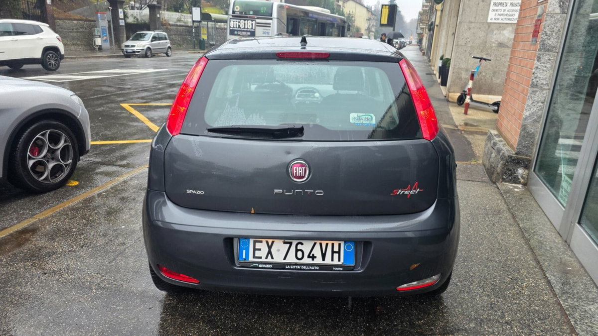 Fiat Punto 1.3 MJT II 75 CV 3 porte Street (5)