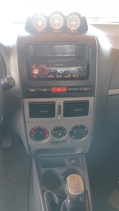 Fiat Strada 1.3 MJT 95CV Pick-up DC Adventure (12)