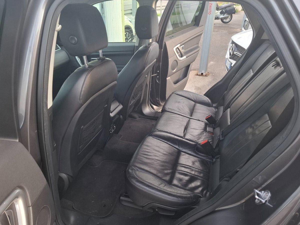 Land Rover Discovery Sport 2.0 TD4 150 CV HSE (8)