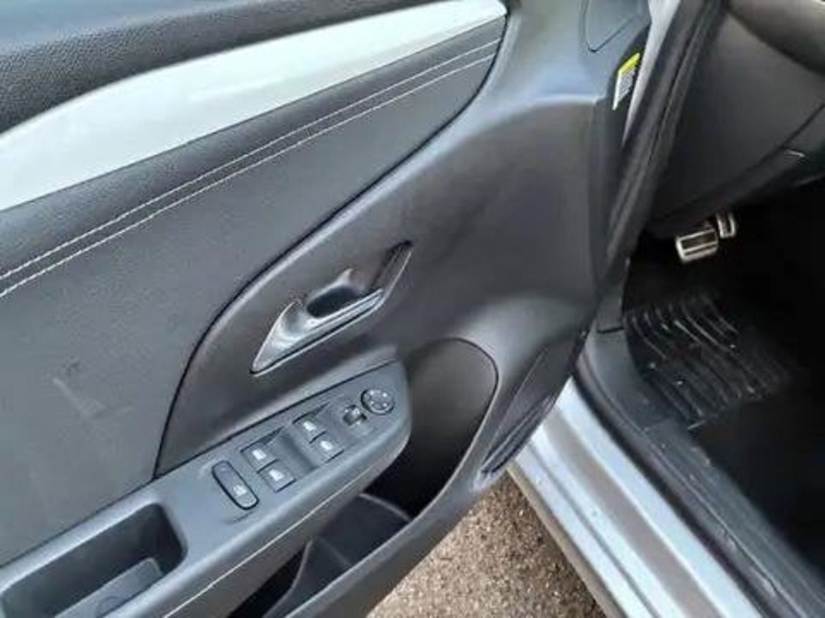 Opel Corsa-e electric Corsa 136cv (13)