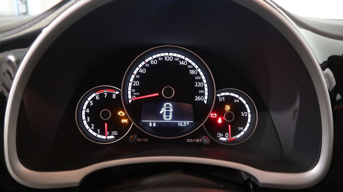 Volkswagen Maggiolino 1.2 TSI Design (10)