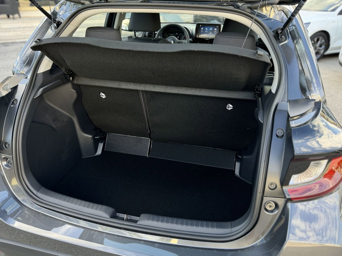 Mazda Mazda2 Hybrid 1.5 VVT e-CVT Full Hybrid Electric Select (12)