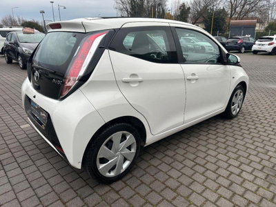 Toyota Aygo 1.0 VVT-i 69 CV 5 porte x-play (10)