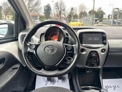 Toyota Aygo 1.0 VVT-i 69 CV 5 porte x-play (13)