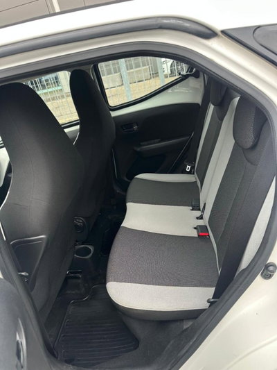 Toyota Aygo 1.0 VVT-i 69 CV 5 porte x-play (18)
