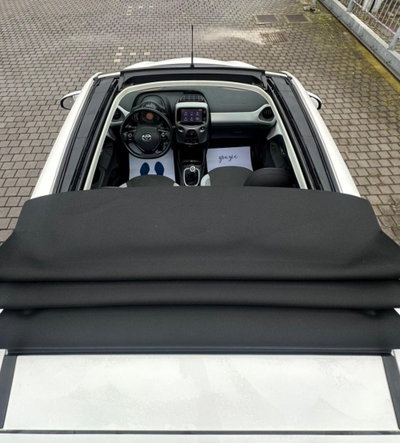 Toyota Aygo 1.0 VVT-i 69 CV 5 porte x-play (2)