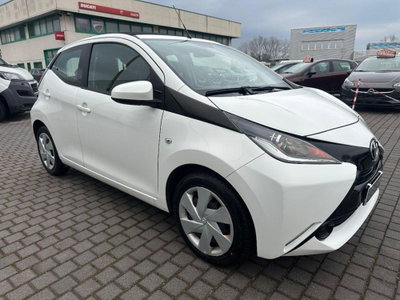 Toyota Aygo 1.0 VVT-i 69 CV 5 porte x-play (3)