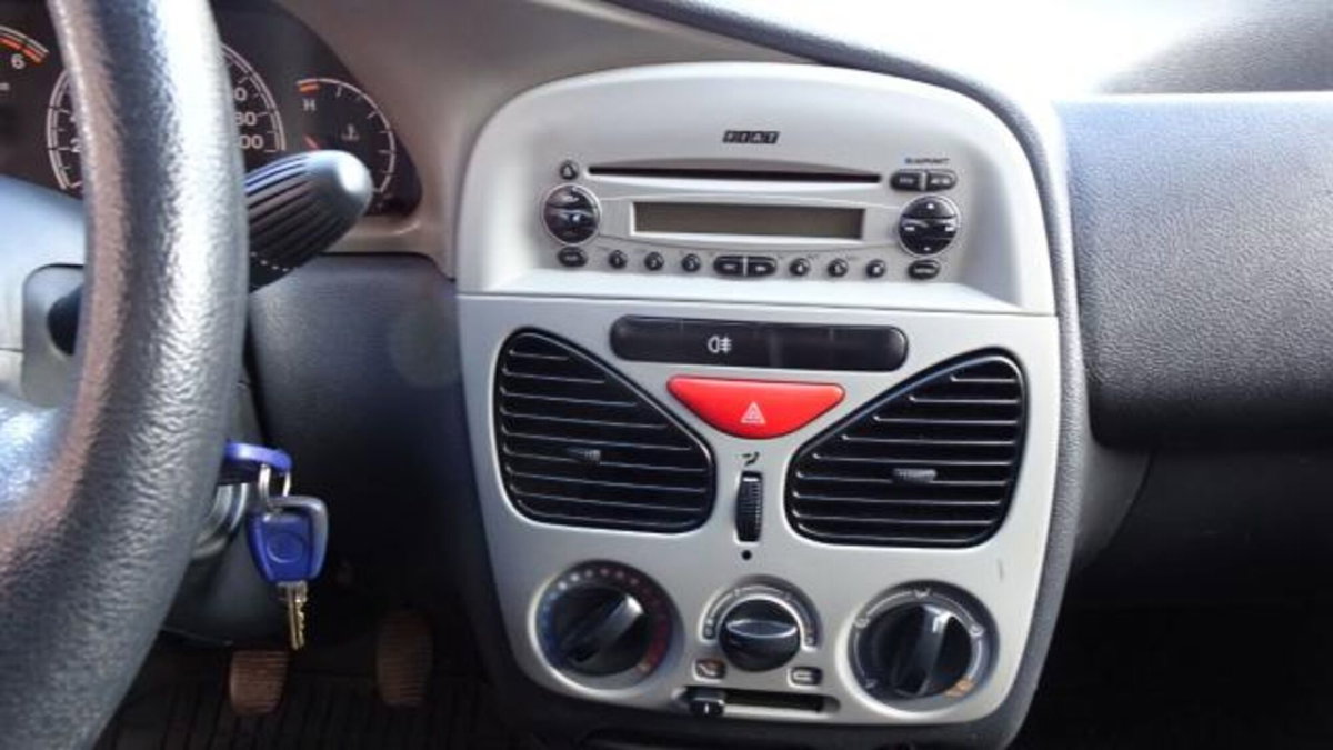 Fiat Strada 1.3 MJT Pick-up Cabina Lunga Adventure (17)