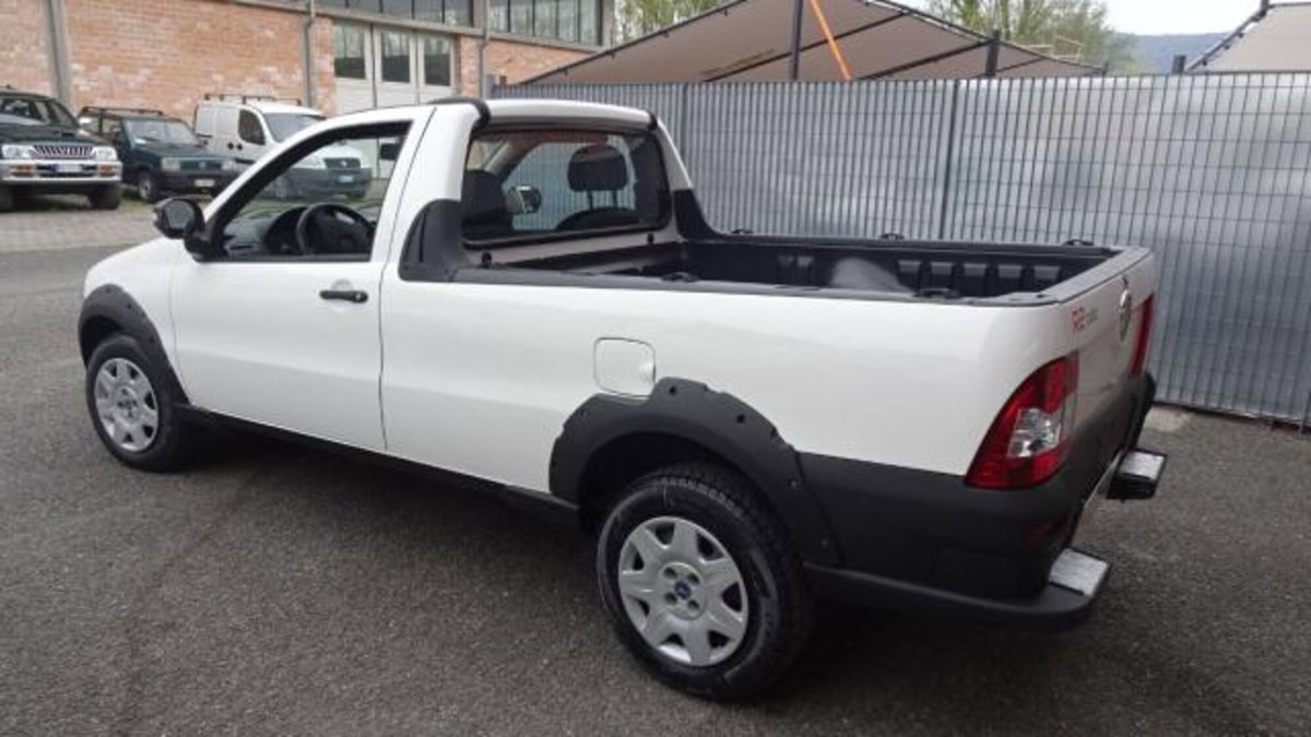 Fiat Strada 1.3 MJT Pick-up (2)