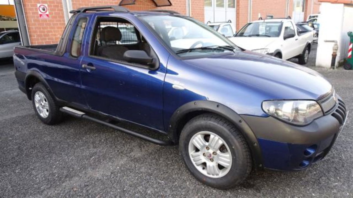 Fiat Strada 1.3 MJT Pick-up Cabina Lunga Adventure (11)