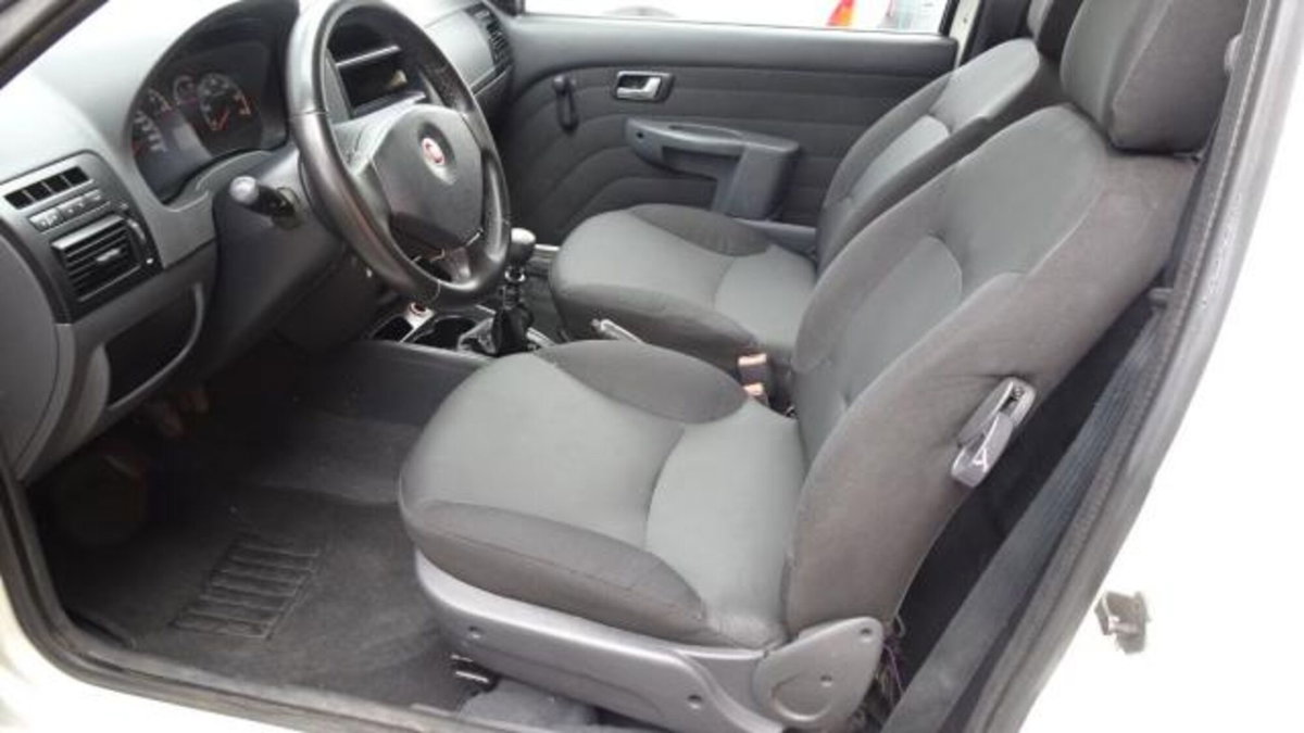 Fiat Strada 1.3 MJT Pick-up (13)