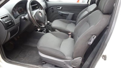Fiat Strada 1.3 MJT Pick-up (13)