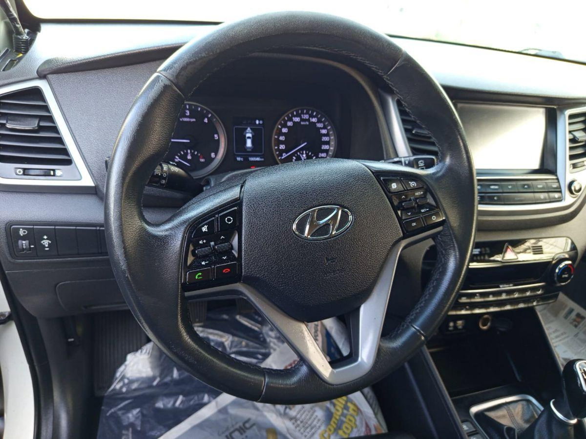 Hyundai Tucson 1.7 CRDi XPossible (17)