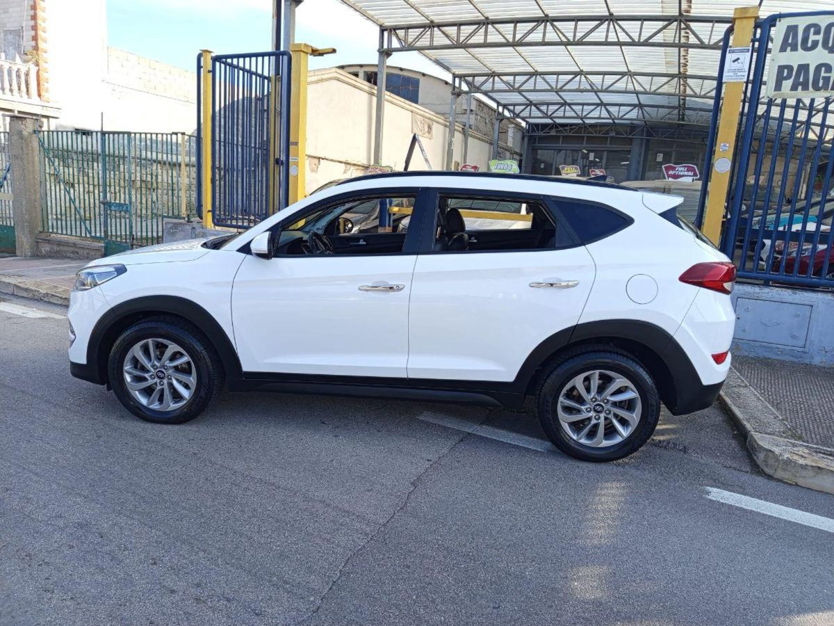 Hyundai Tucson 1.7 CRDi XPossible (4)