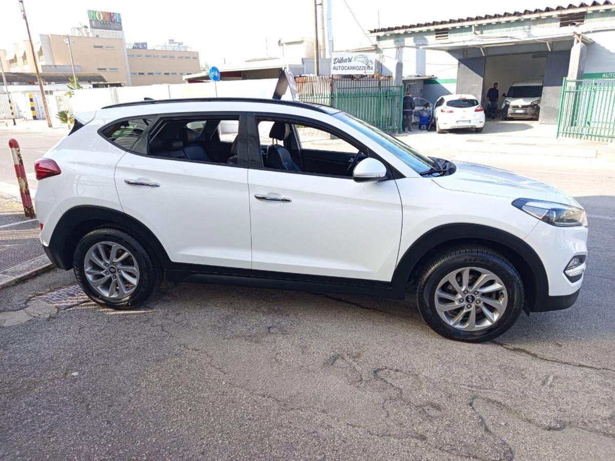 Hyundai Tucson 1.7 CRDi XPossible (5)