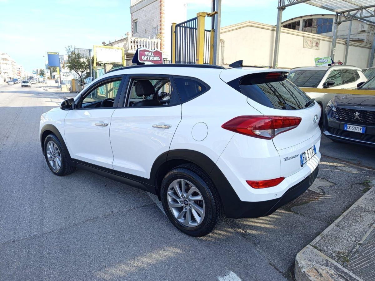 Hyundai Tucson 1.7 CRDi XPossible (8)
