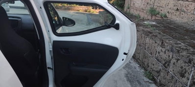 Toyota Aygo Connect 1.0 VVT-i 72 CV 5 porte x-cite (10)