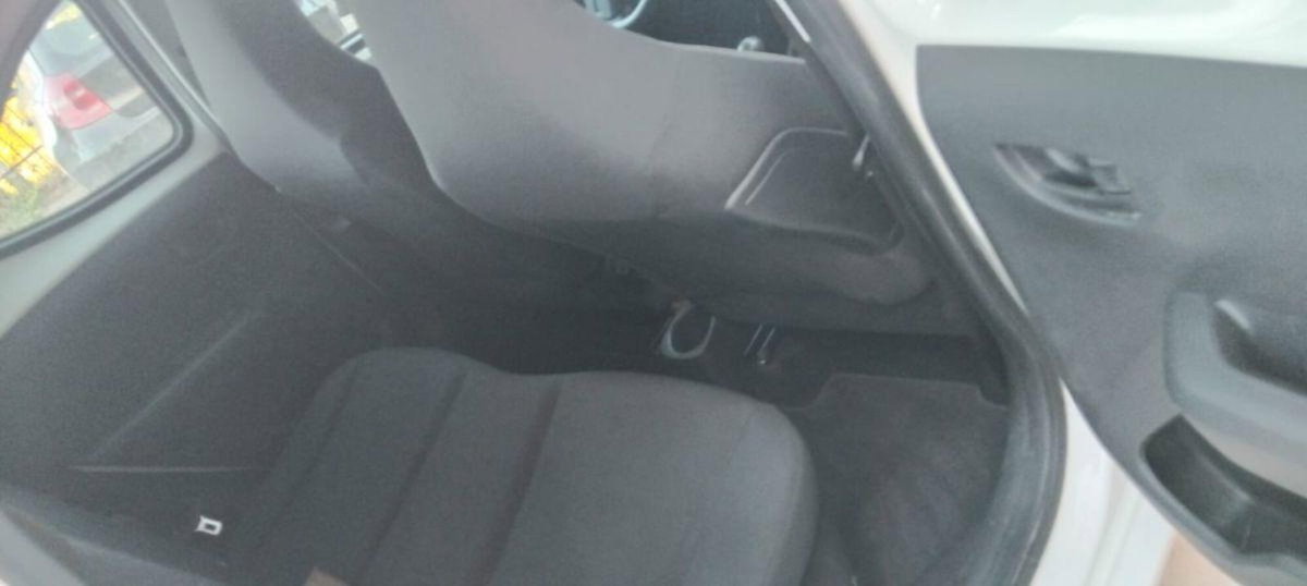 Toyota Aygo Connect 1.0 VVT-i 72 CV 5 porte x-cite (13)