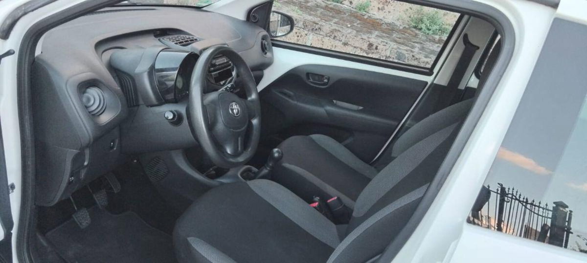 Toyota Aygo Connect 1.0 VVT-i 72 CV 5 porte x-cite (7)