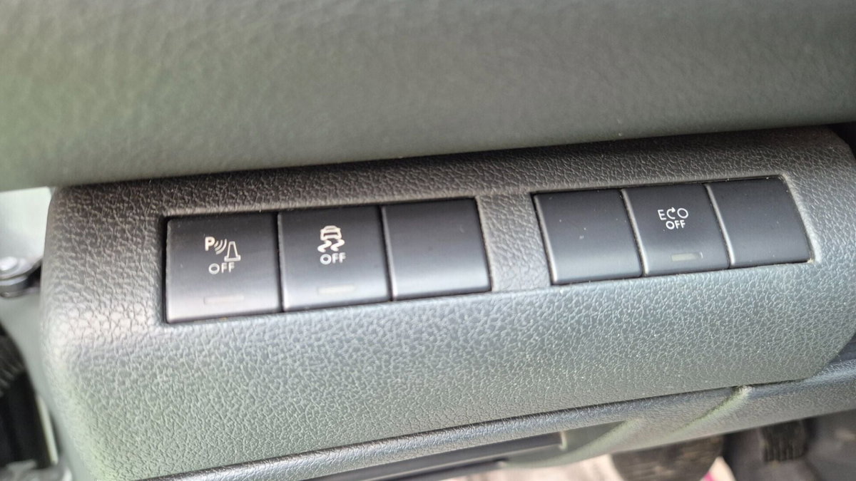 Peugeot 3008 1.6 HDi 115CV Active (10)