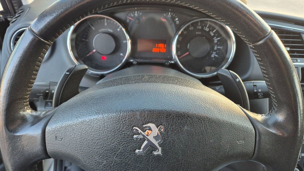 Peugeot 3008 1.6 HDi 115CV Active (14)