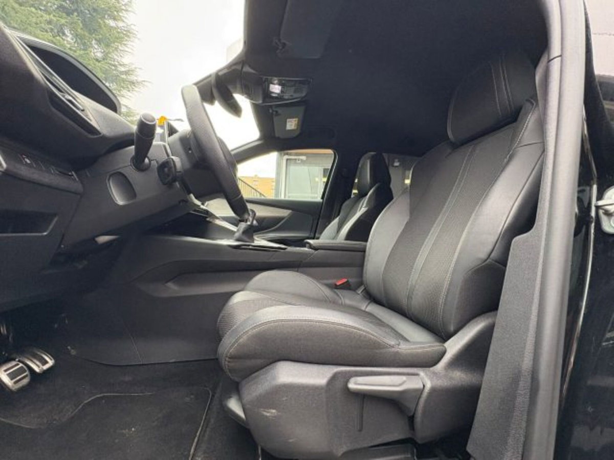 Peugeot 3008 PureTech Turbo 130 S&S GT (13)