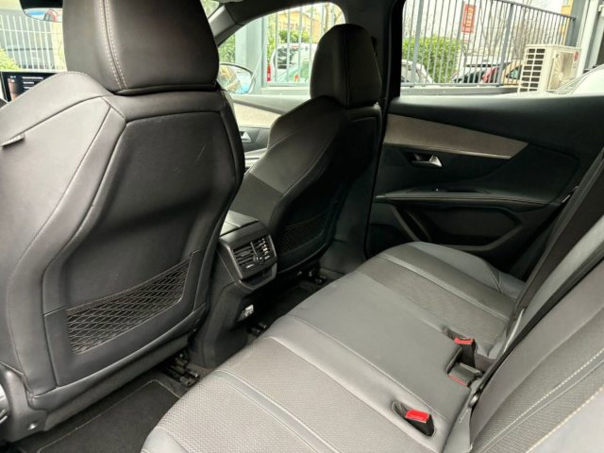 Peugeot 3008 PureTech Turbo 130 S&S GT (14)