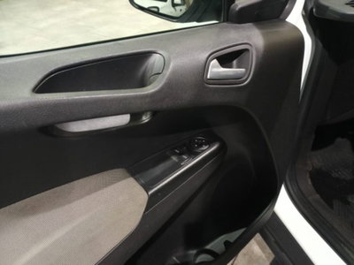 Ford Tourneo Courier 1.5 TDCI 75 CV Plus (14)