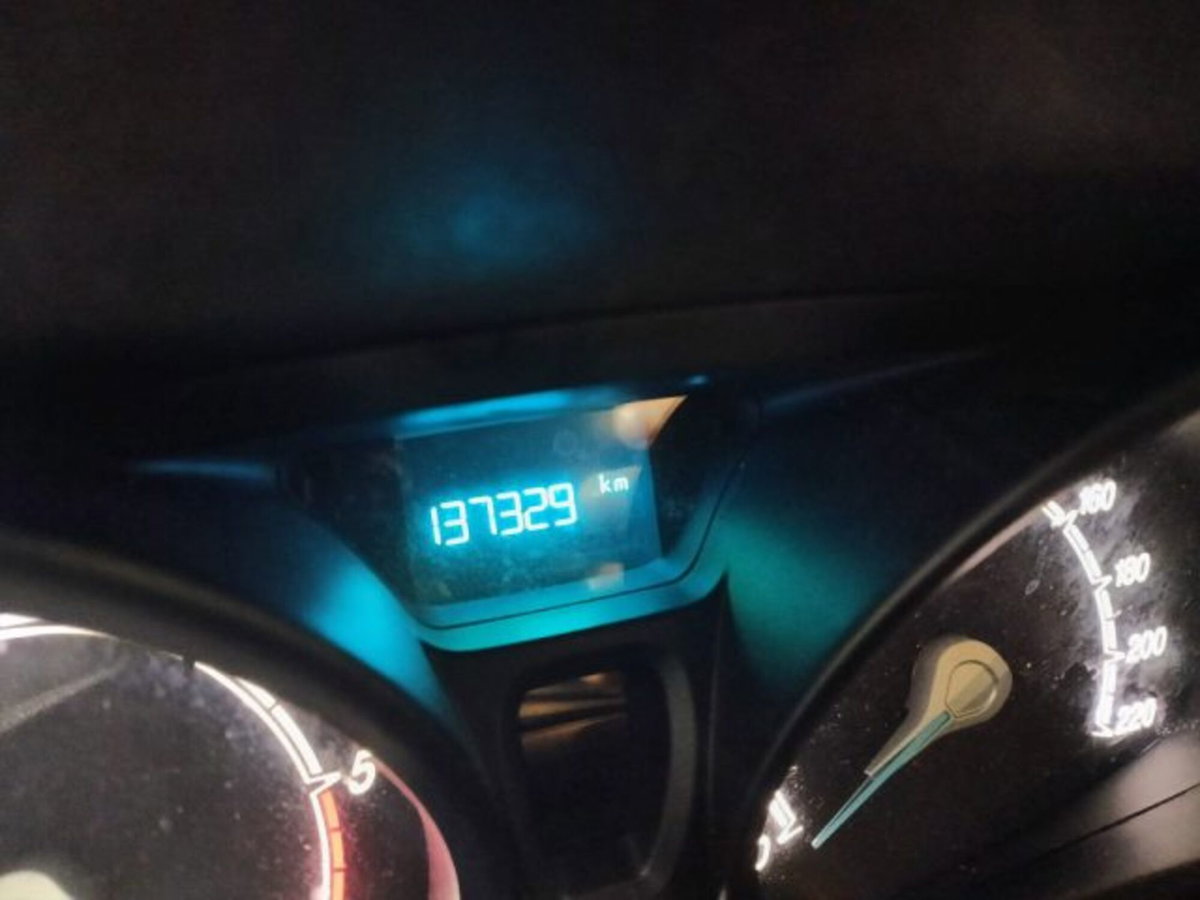 Ford Tourneo Courier 1.5 TDCI 75 CV Plus (15)