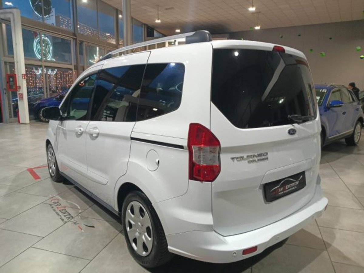 Ford Tourneo Courier 1.5 TDCI 75 CV Plus (3)