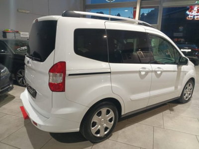 Ford Tourneo Courier 1.5 TDCI 75 CV Plus (4)