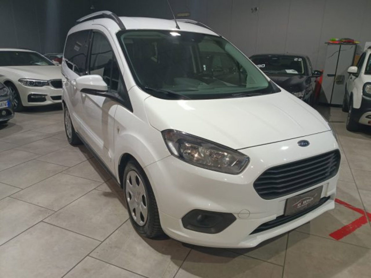 Ford Tourneo Courier 1.5 TDCI 75 CV Plus (6)
