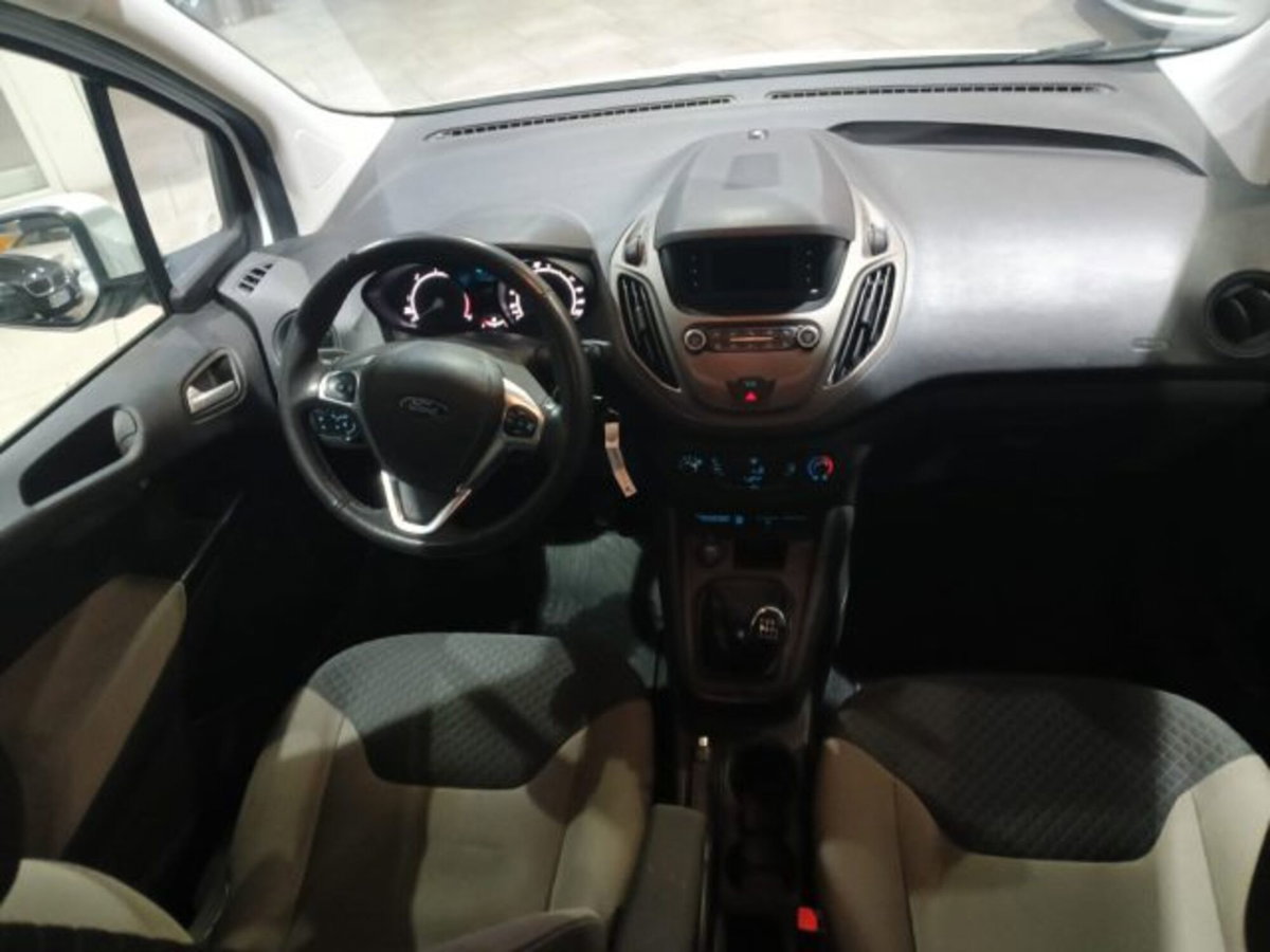 Ford Tourneo Courier 1.5 TDCI 75 CV Plus (9)