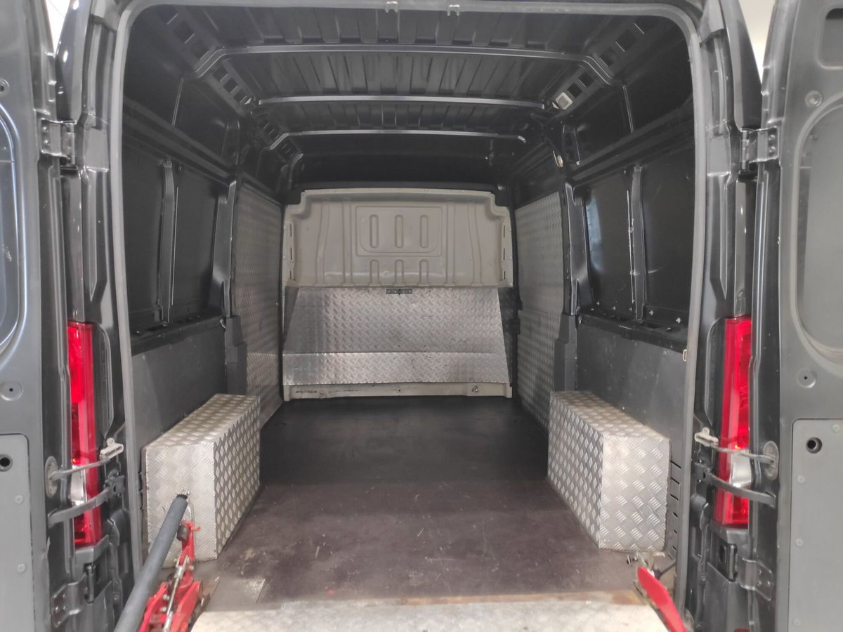 Peugeot Boxer Furgone 333 2.2 BlueHDi 165 S&S PM-TM Furgone (19)