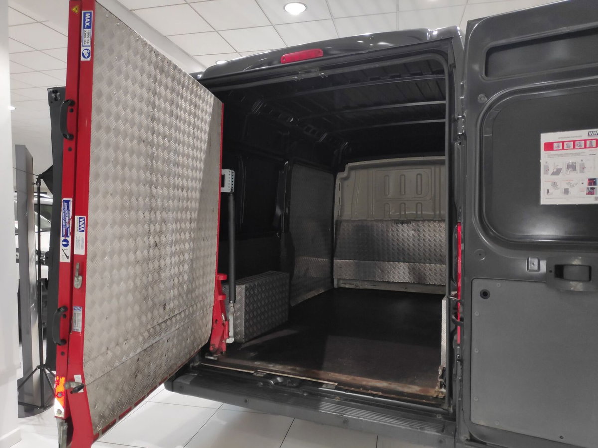 Peugeot Boxer Furgone 333 2.2 BlueHDi 165 S&S PM-TM Furgone (7)