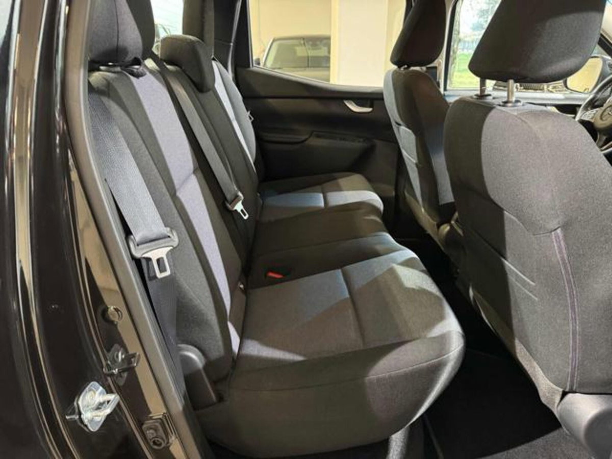 Mercedes-Benz Classe X Pick-up 250 d 4Matic Progressive (11)