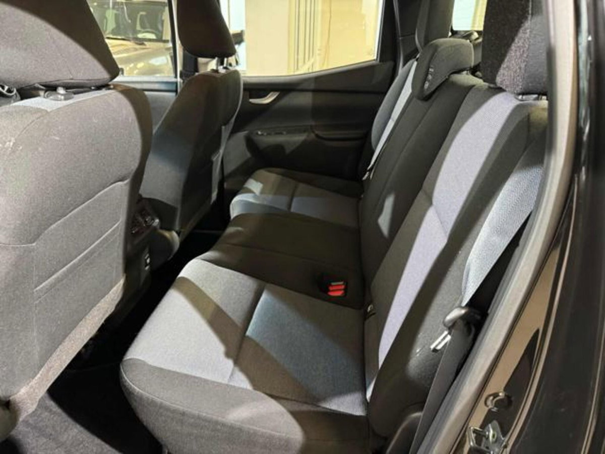 Mercedes-Benz Classe X Pick-up 250 d 4Matic Progressive (12)