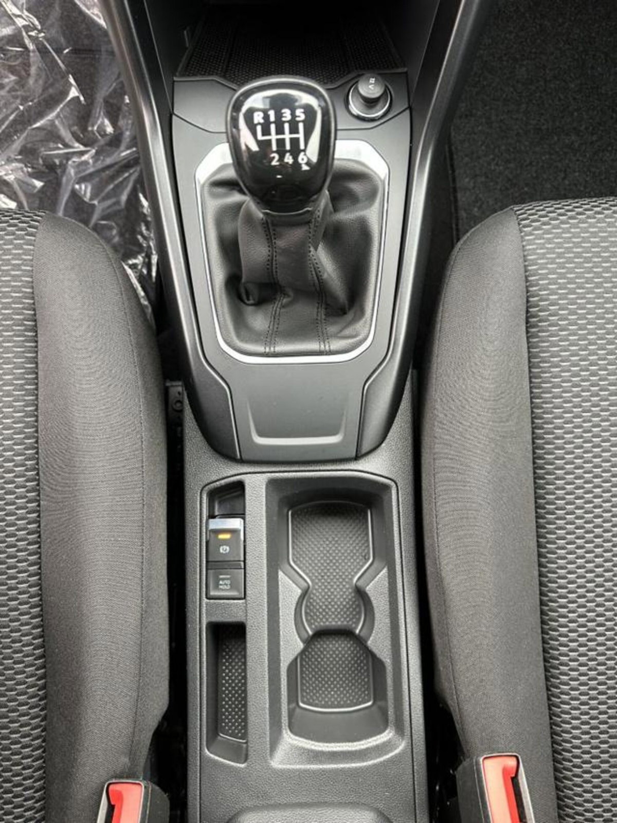 Volkswagen T-Roc 1.0 TSI Life (13)
