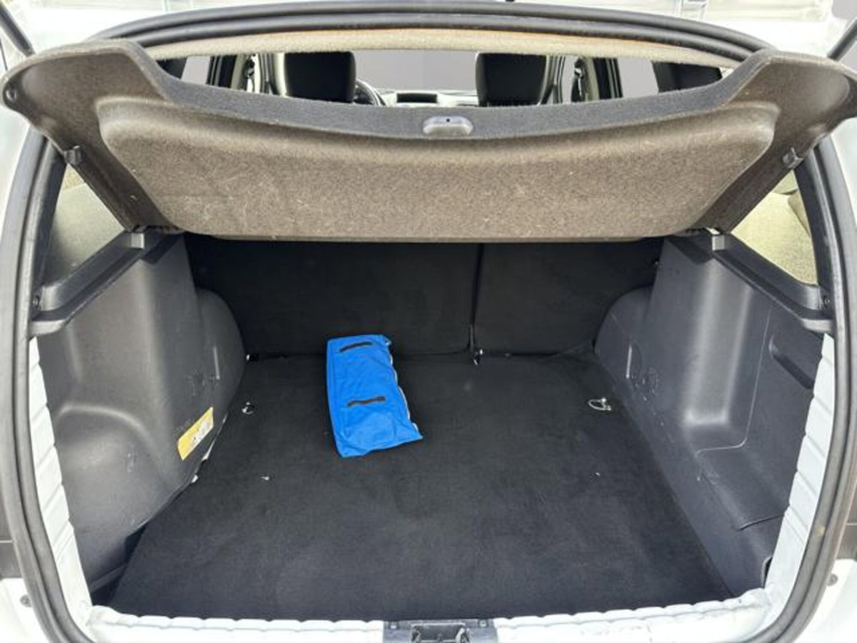 Dacia Duster 1.6 115CV Start&Stop 4x2 GPL Lauréate (14)