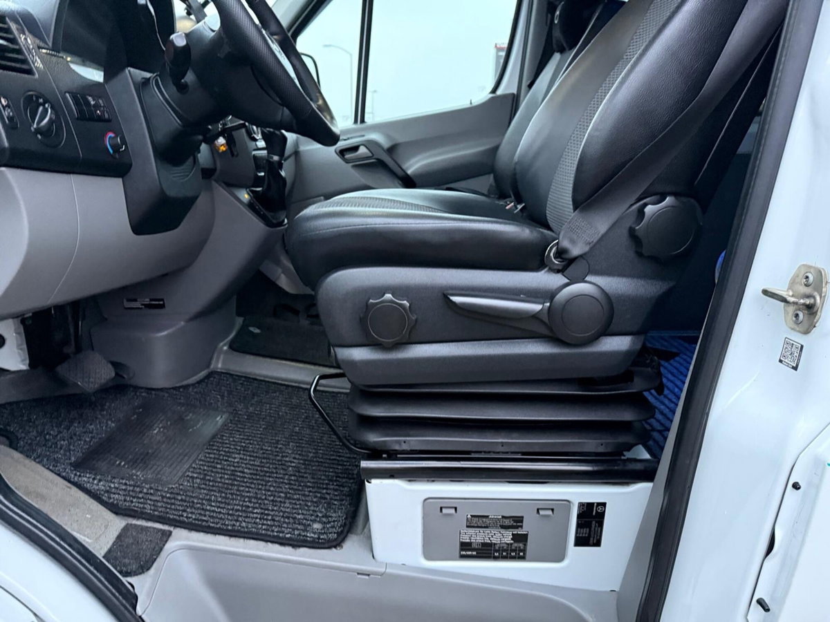 Mercedes-Benz Sprinter K32/32 313 CDI TN Kombi (8)