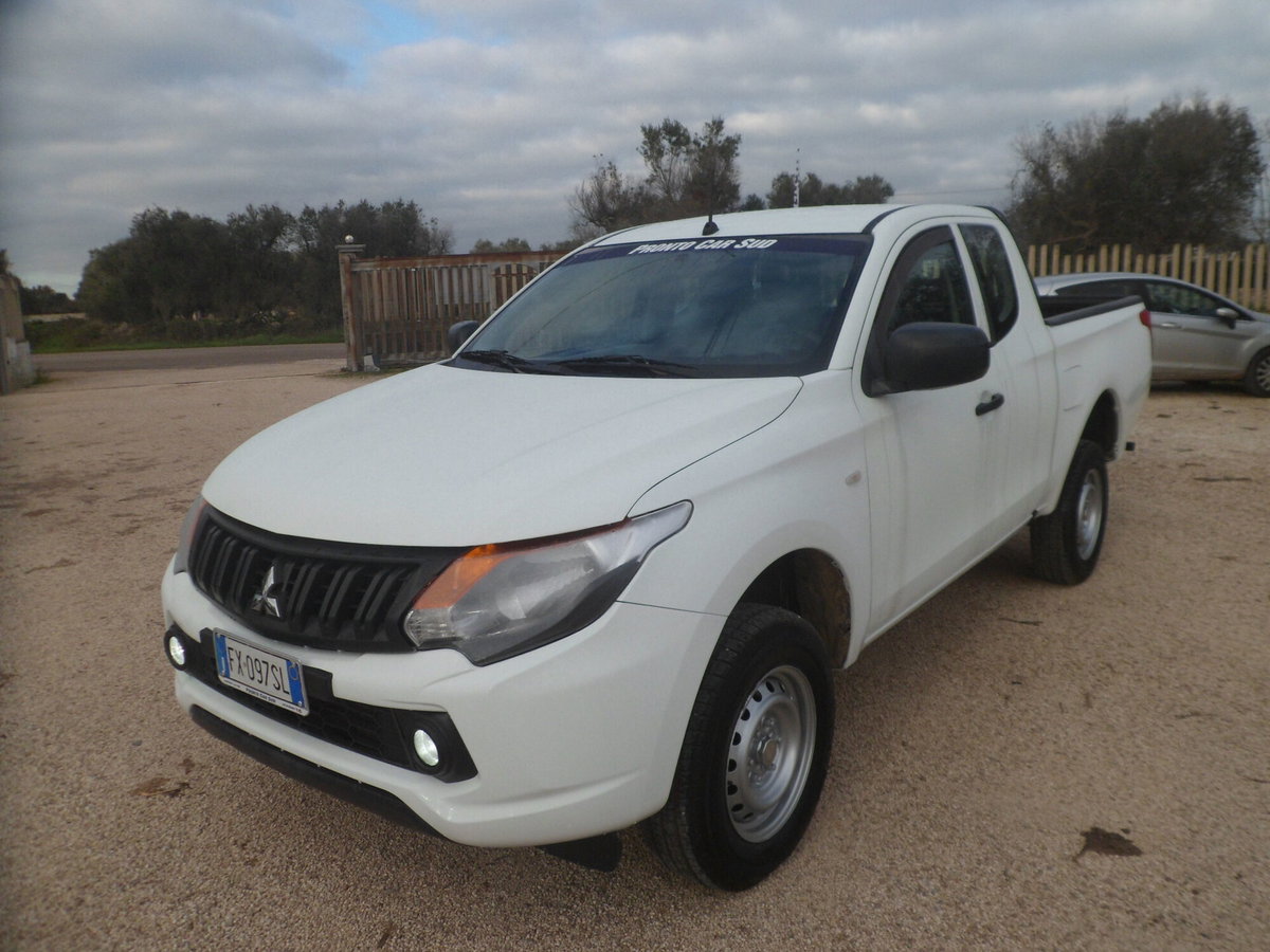 Mitsubishi L200 2.5 TD 4WD Club Cab Pick-up